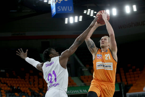 断为自己创 断为自己创